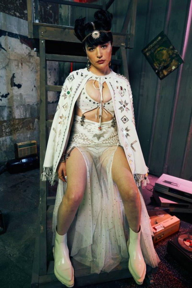 Gonca Vuslateri dansöz kıyafet giydi