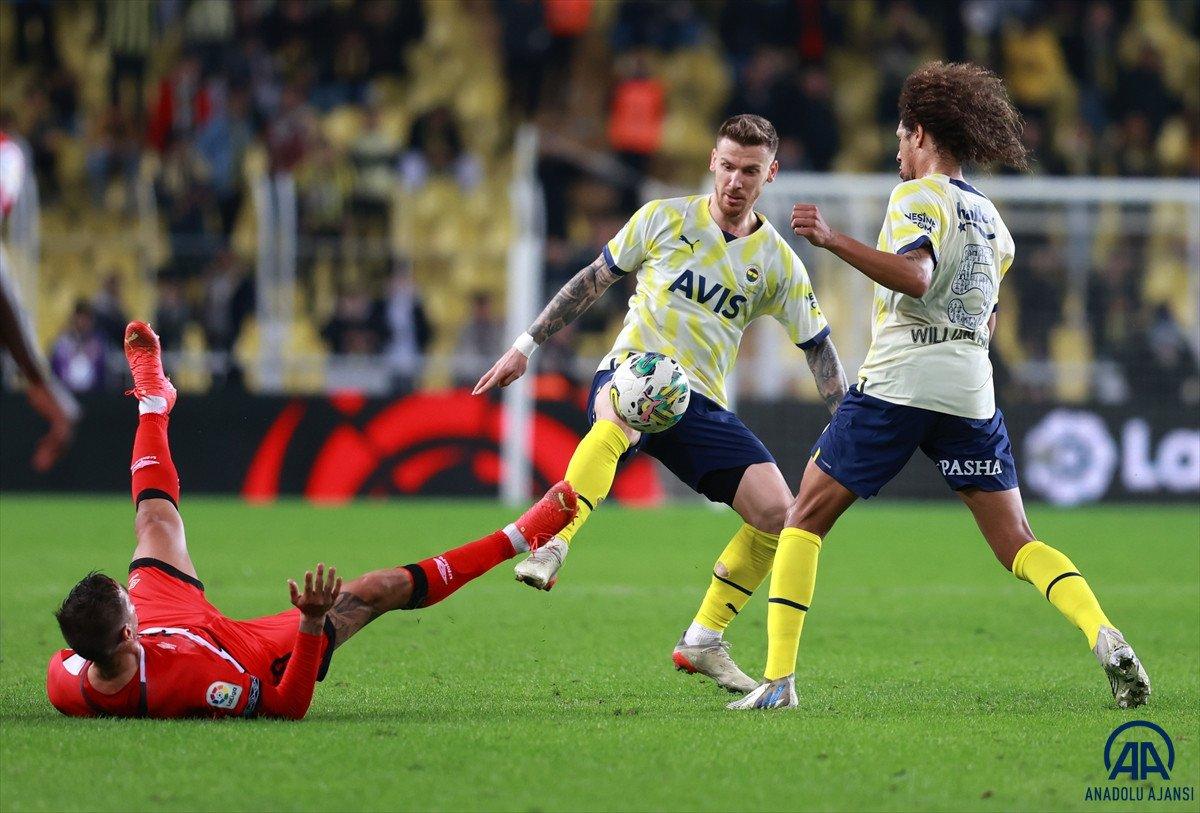 Fenerbahçe hazırlık maçında Rayo Vallecano'yu üç golle geçti