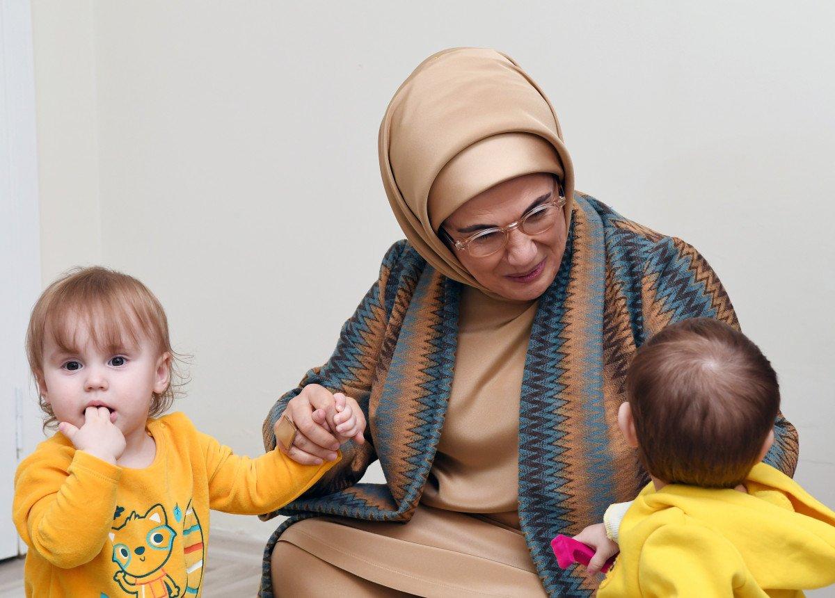 Emine Erdoğan, Ukraynalı yetim çocuklarla buluştu