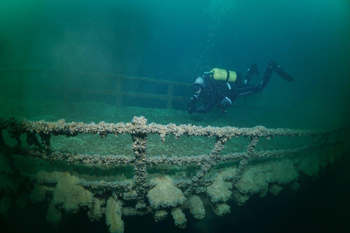 Diyarbakır'daki baraj gölünün su altı güzellikleri 