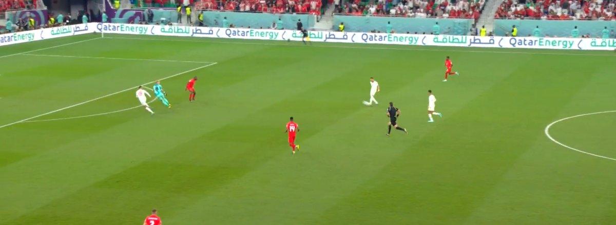 Milan Borjan'ın hatasını Ziyech golle sonuçlandırdı