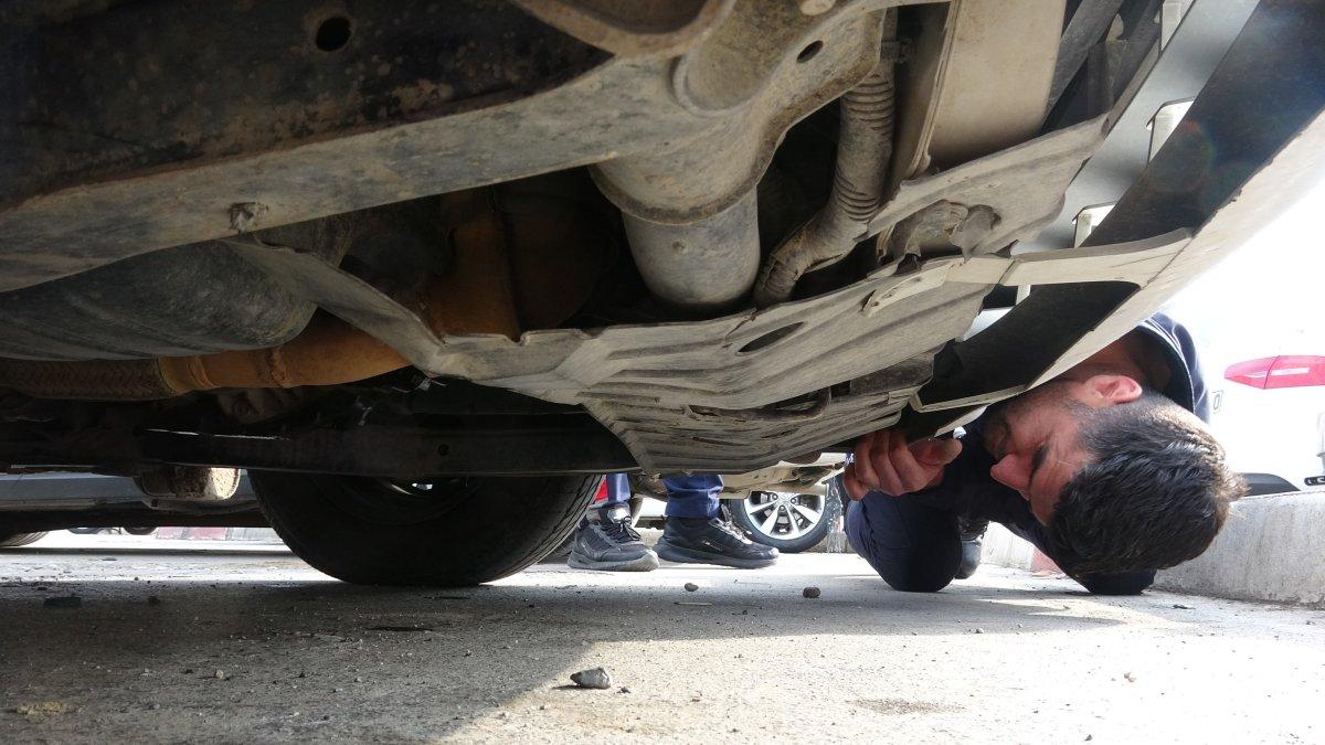 Tokat'ta ekiplerin yakalayamadığı kedi, döner kokusuyla çıkarıldı