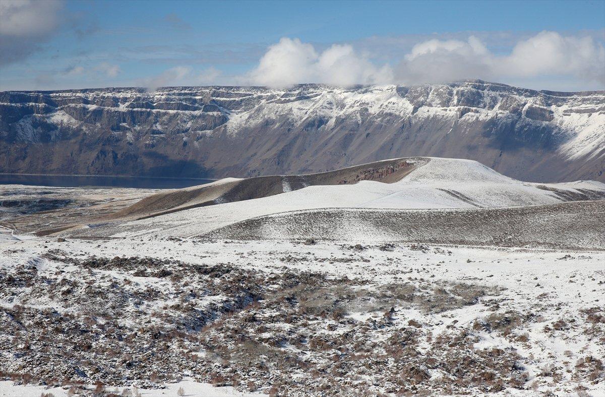Nemrut Krater Gölü'nden kartpostallık manzaralar
