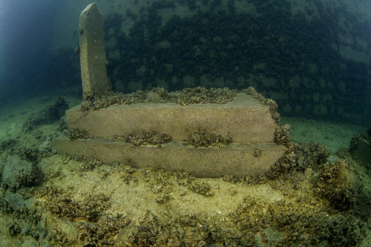 Diyarbakır'daki baraj gölünün su altı güzellikleri 