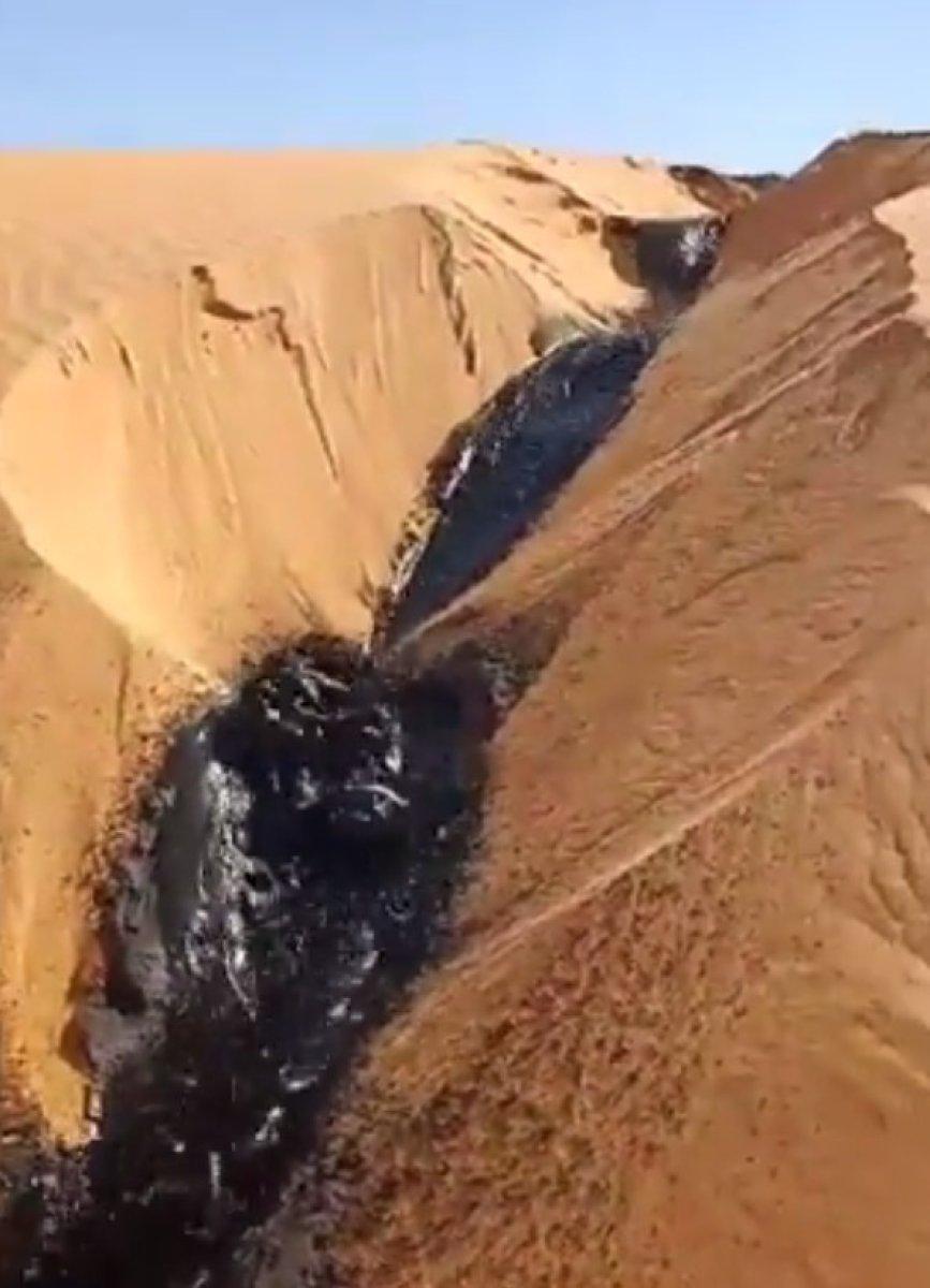 Cezayir'de çölde su arayan grup petrol buldu