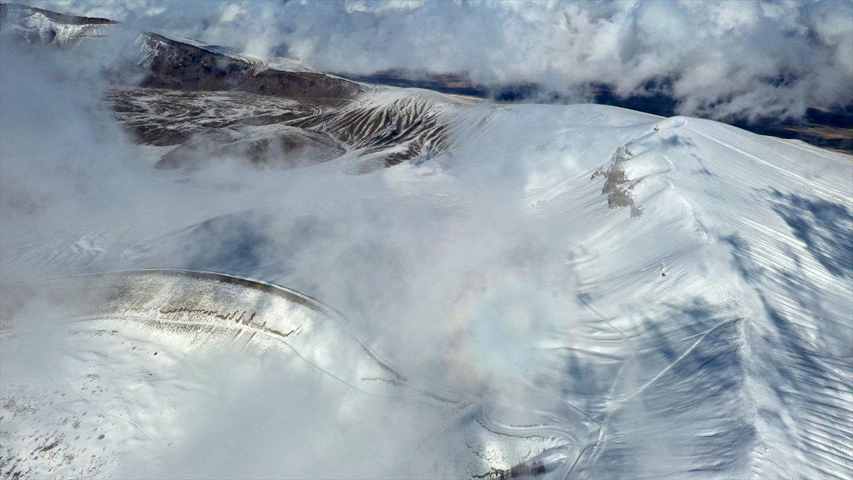 Nemrut Krater Gölü'nden kartpostallık manzaralar
