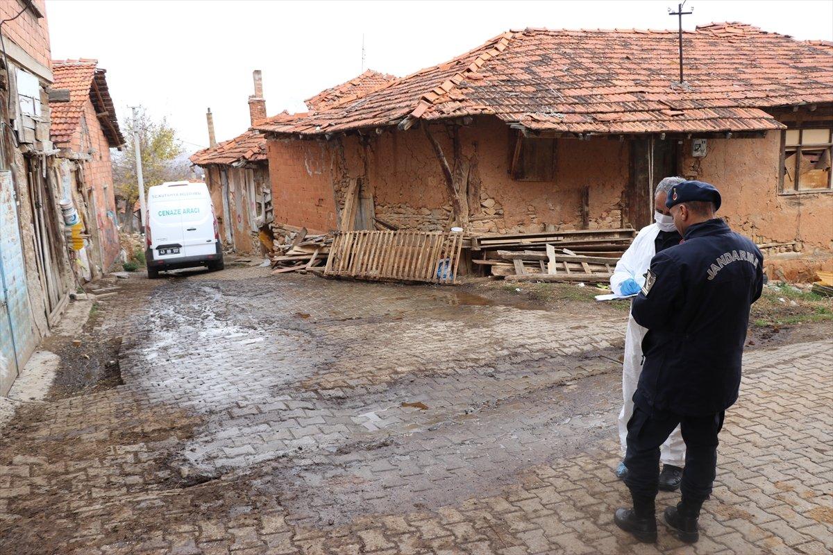 Kütahya'da ayı saldırısında ölen kadın toprağa verildi