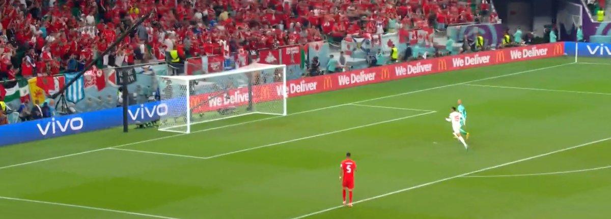 Milan Borjan'ın hatasını Ziyech golle sonuçlandırdı