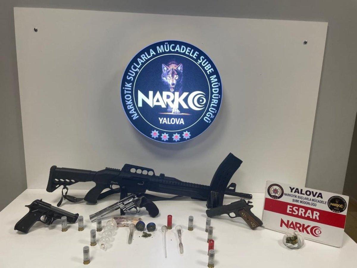 Yalova’da, uyuşturucu taciri ile polis arasında film gibi kovalamaca