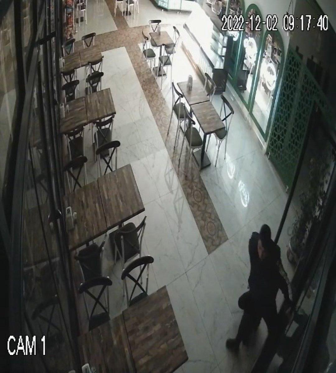 Elazığ’da hırsızlar, arka arkaya 3 dükkanı soydu