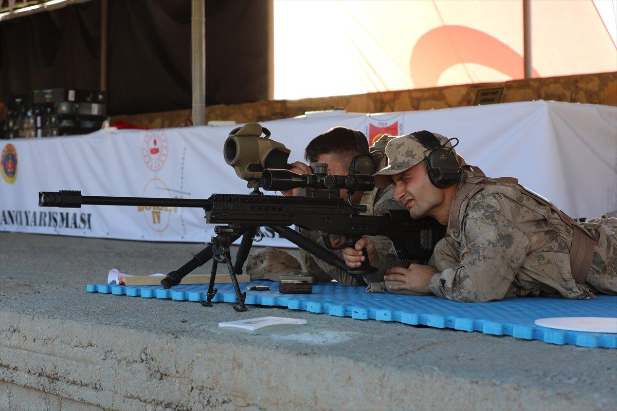 İzmir'de keskin nişancılar, yerli ve milli mühimmatlarla atış yaptı