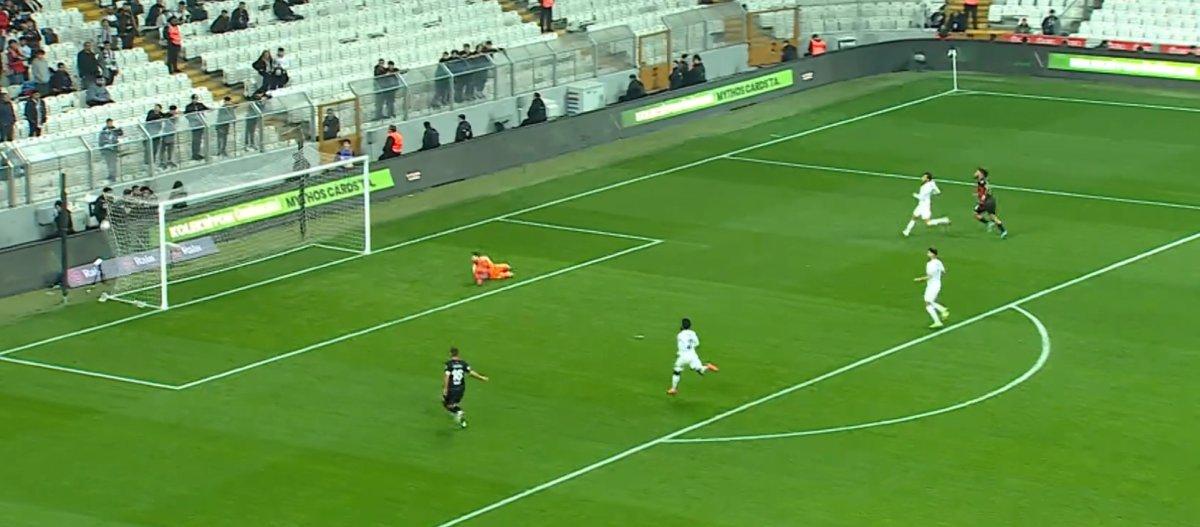 Colin Kazım'dan şık gol