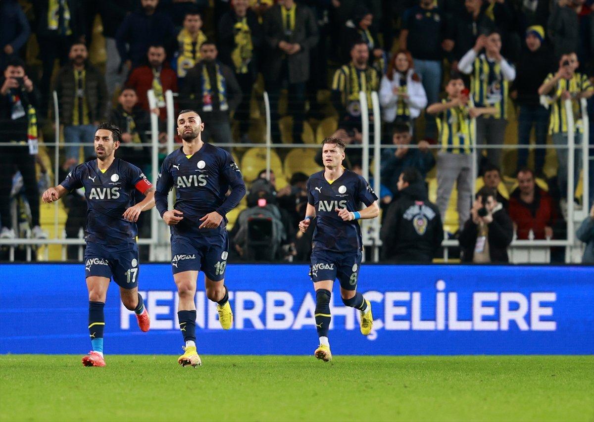 Fenerbahçe, Villarreal'i iki golle geçti