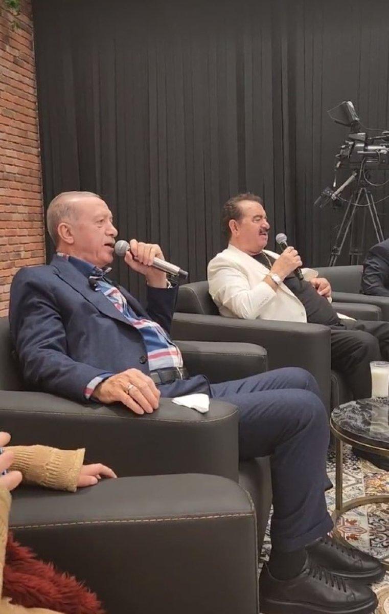 Cumhurbaşkanı Erdoğan, İbrahim Tatlıses ile türkü söyledi
