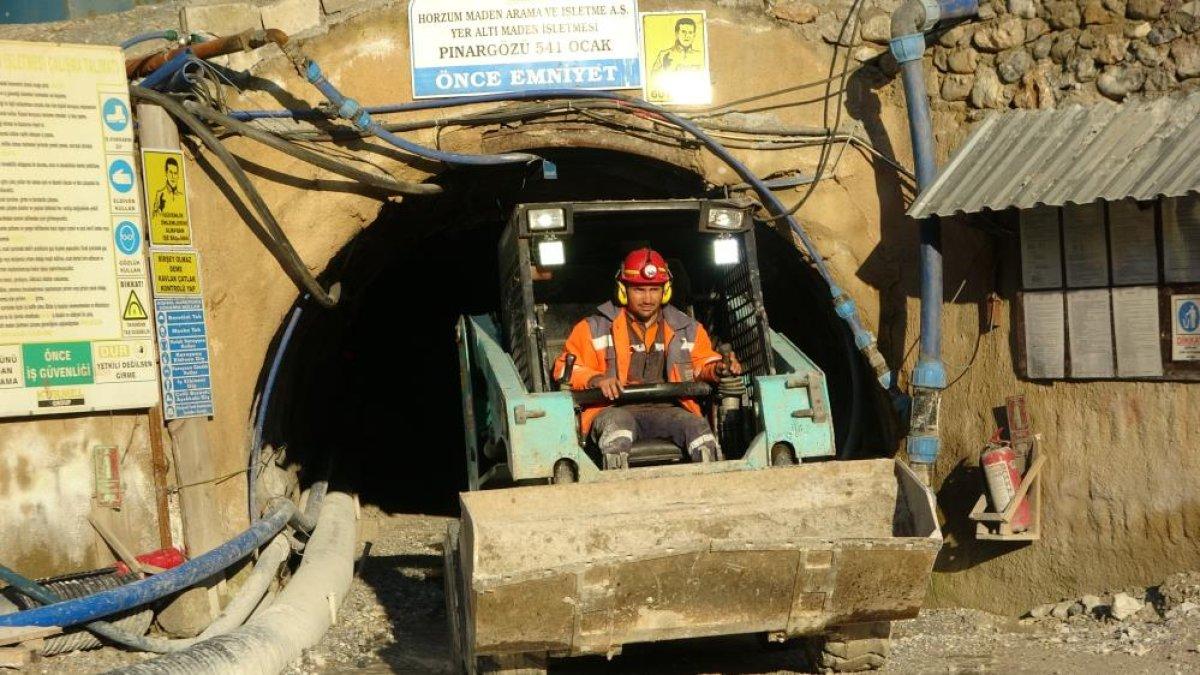 Adana'da madenciler: Yeryüzünde daha çok tehlike var