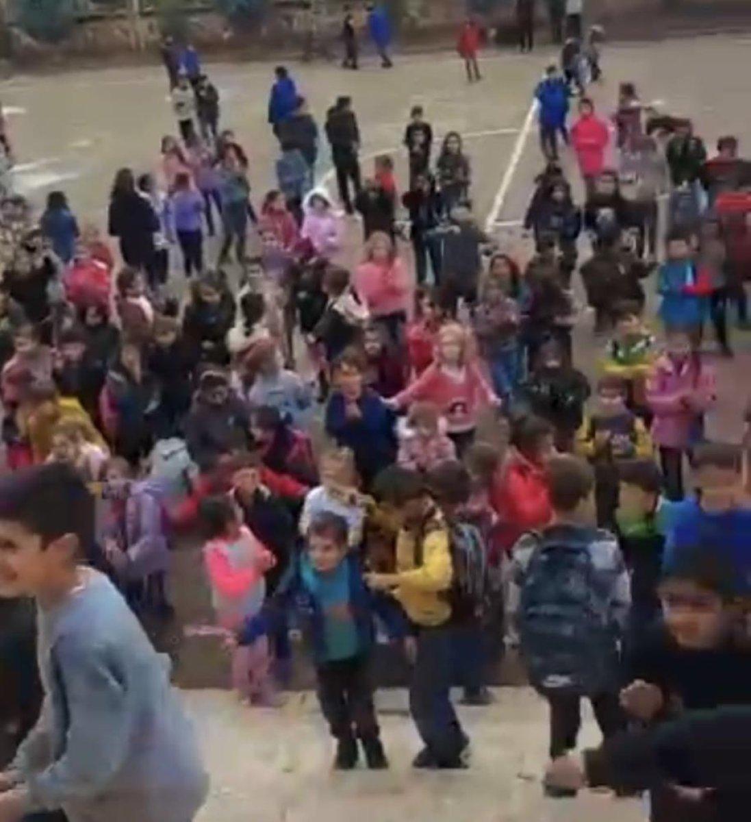 Mardin'de okul müdürü öğrencilerinin isteğini kırmadı