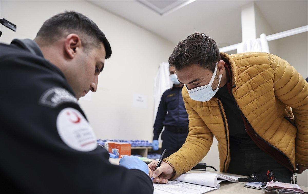 Türkiye, 2022'de yaklaşık 110 bin göçmeni sınır dışı etti