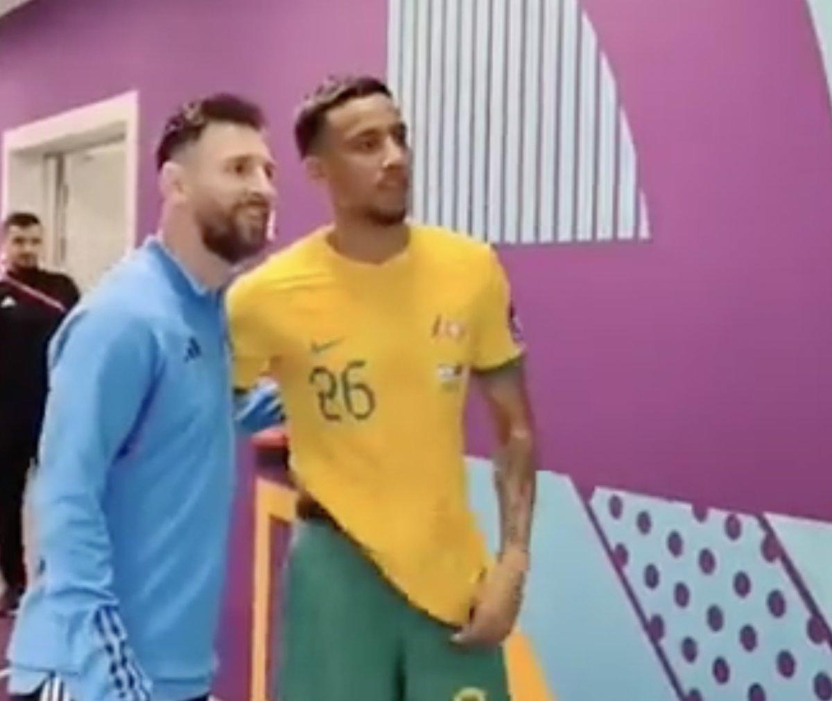 Avustralyalı oyuncular, Messi ile fotoğraf çektirmek için sıraya girdi