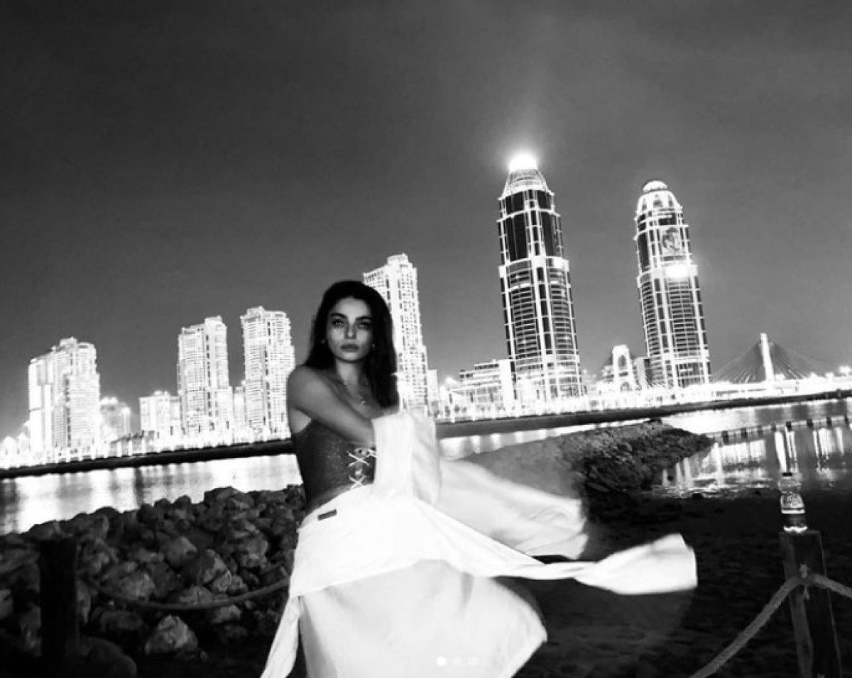 Ayça Ayşin Turan: Aşkla bağlıyım