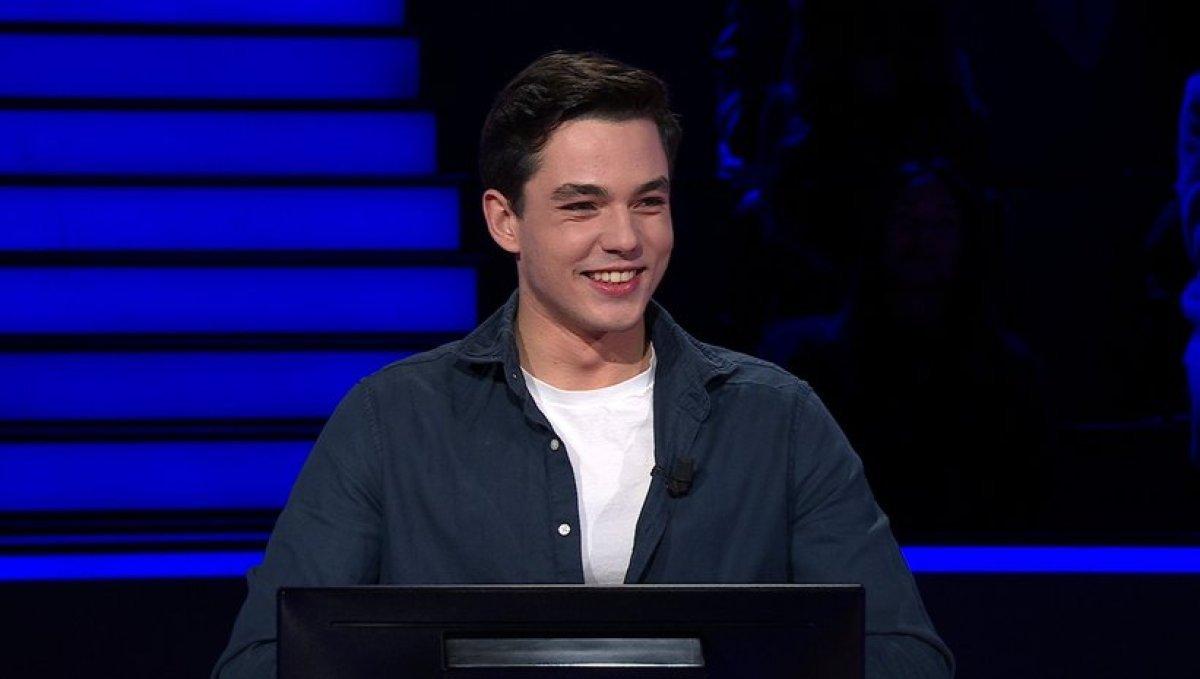 Kim Milyoner Olmak İster'de milyonluk soru heyecanı