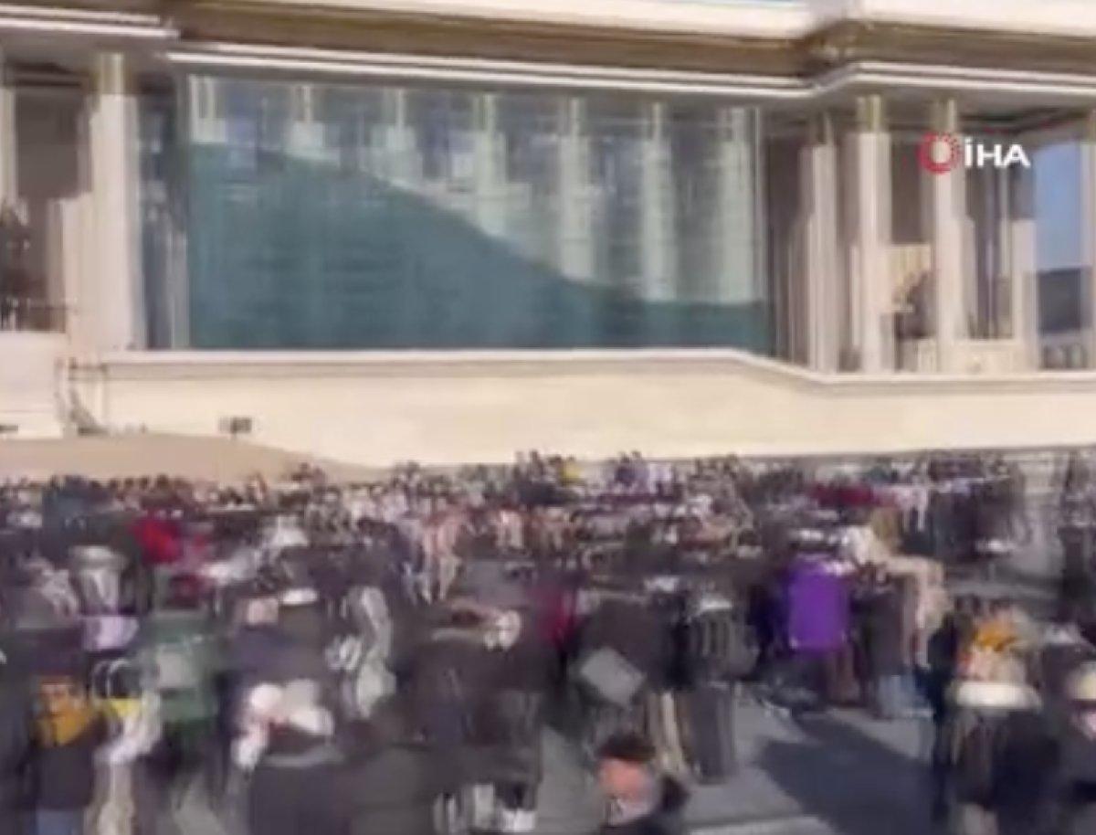 Moğolistan'da yolsuzluk protestoları başkenti karıştırdı