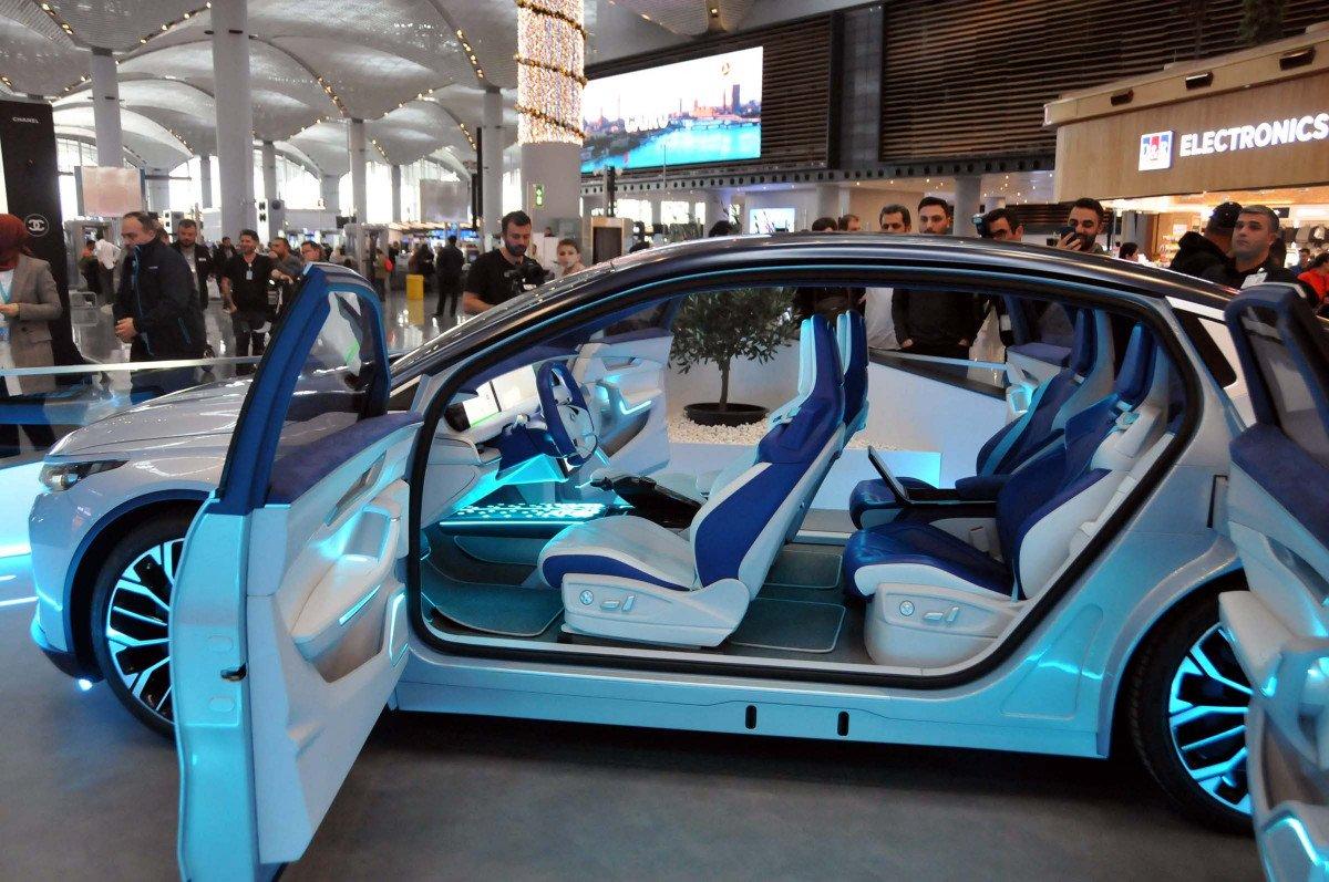 Togg, İstanbul Havalimanı'nda görücüye çıktı