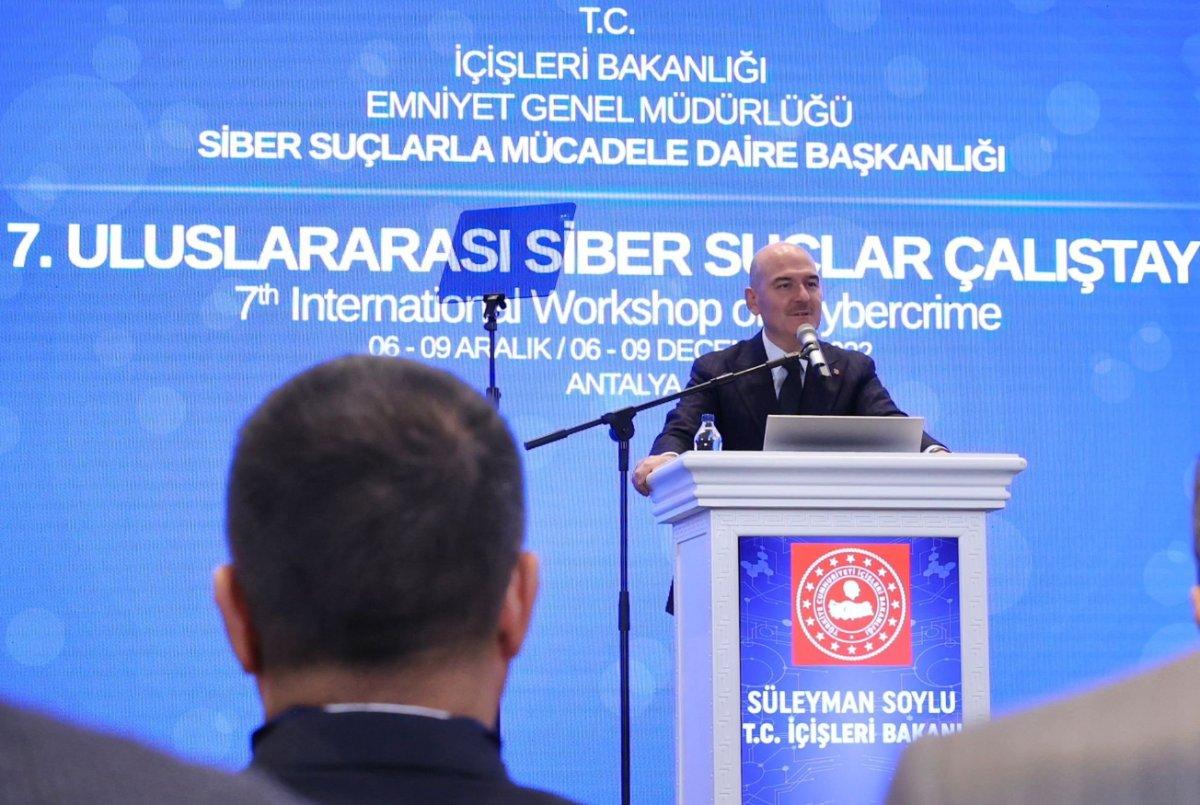 Süleyman Soylu: İstiklal Caddesi'ndeki bomba sosyal medya üzerinden yaptırıldı