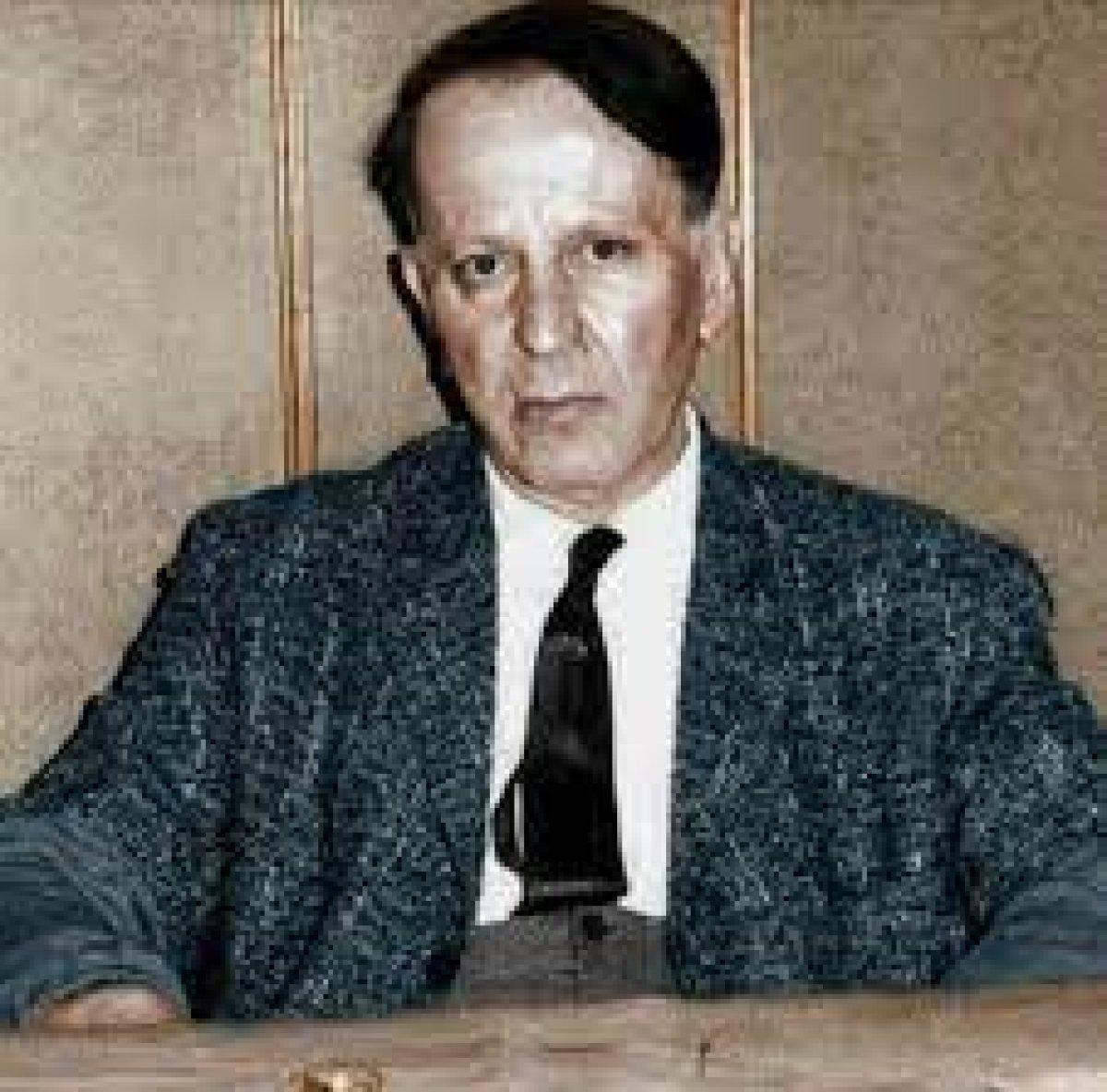 Gerçekte erkek olan ama kadın ismiyle bilinen yazar ve şairler