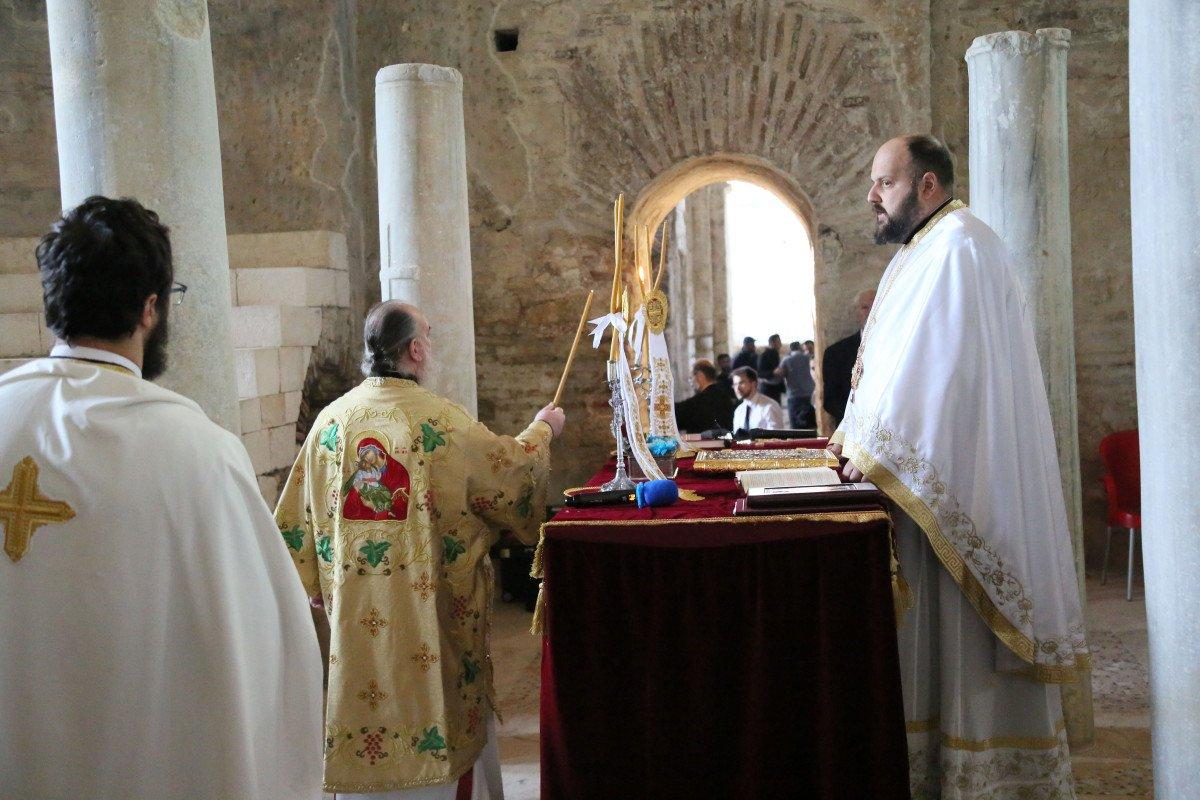 Antalya’da 'Noel Baba' için ayin yapıldı