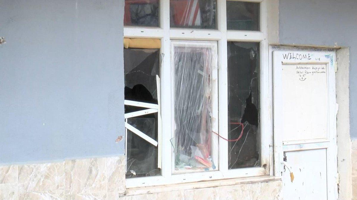 İstanbul'da cezaevinden çıktı annesinin evini yaktı