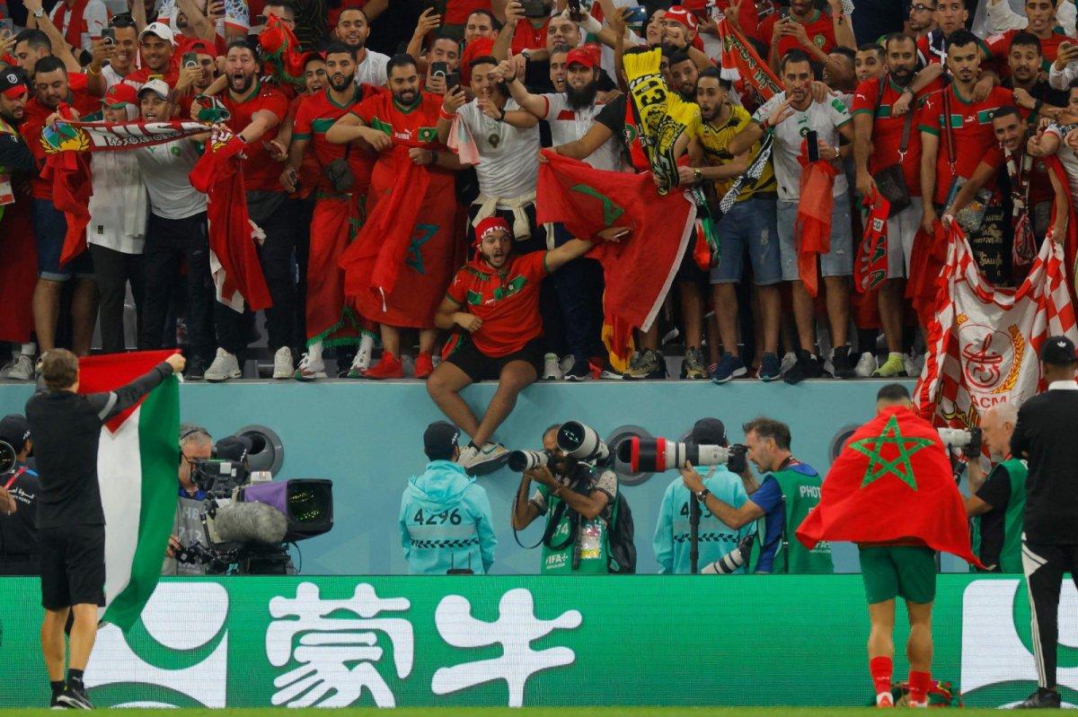 Faslı oyuncular tur kutlamasında Filistin bayrağı açtı