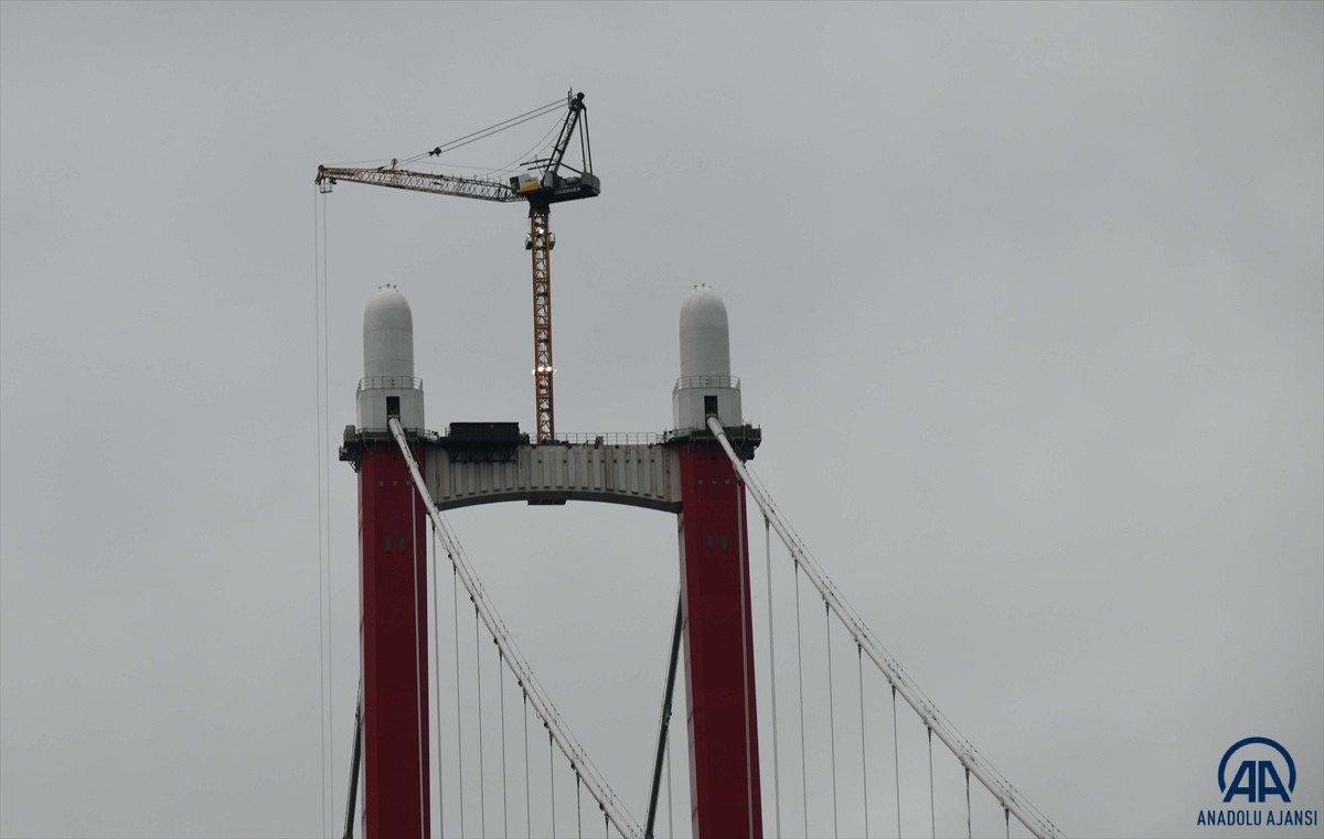 1915 Çanakkale Köprüsü'ne top mermisi figürleri yerleştirildi