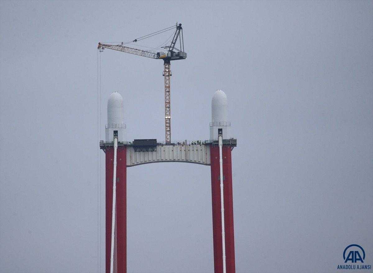 1915 Çanakkale Köprüsü'ne top mermisi figürleri yerleştirildi