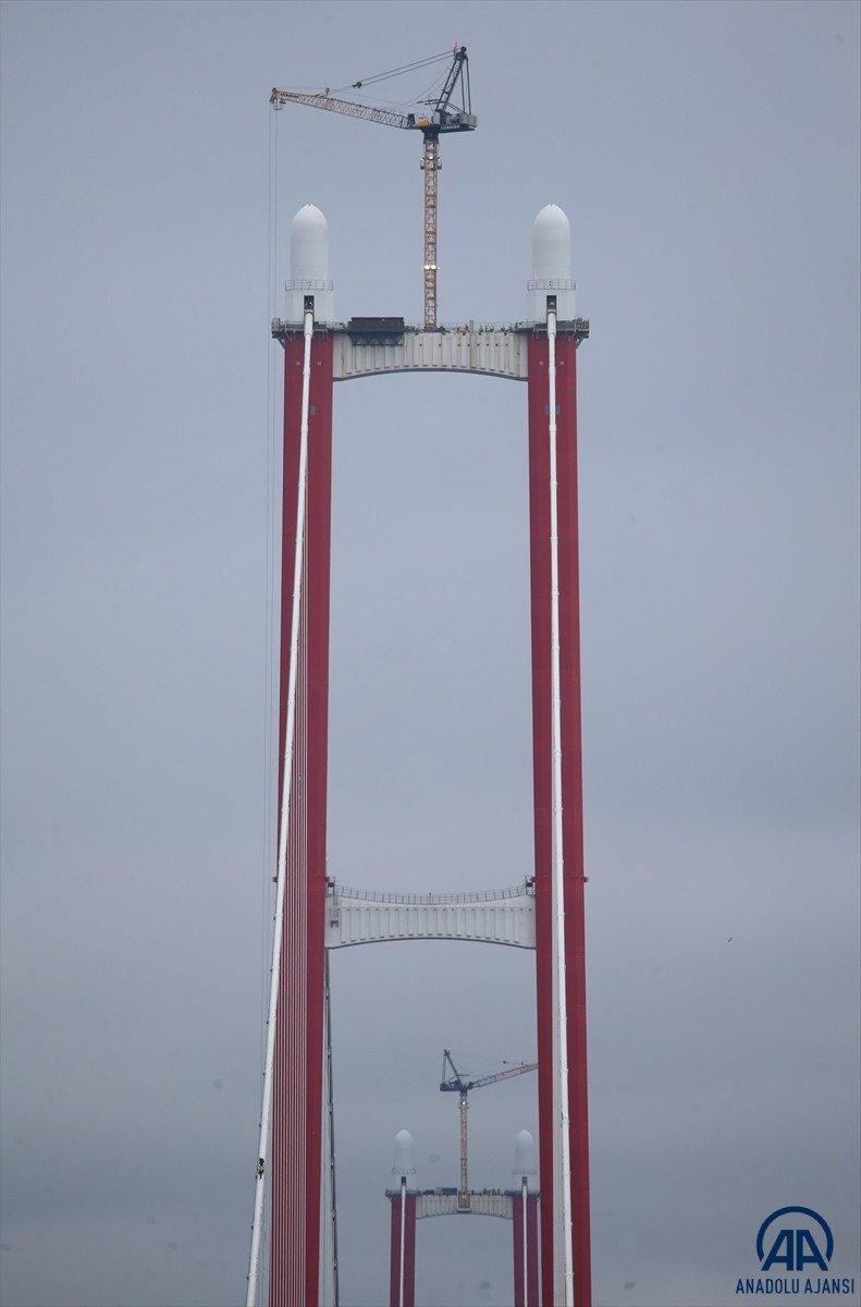 1915 Çanakkale Köprüsü'ne top mermisi figürleri yerleştirildi