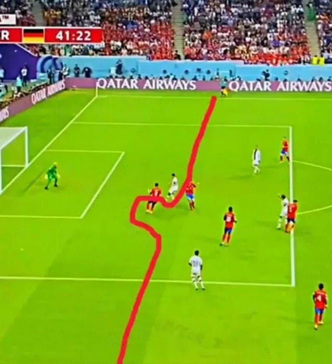 Dünya Kupası'nda kadın hakemin hatalı kararları dalga konusu oldu