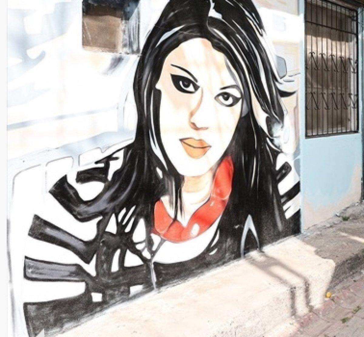 Adana'da Yeşilçam'ın sahneleri ve ünlüleri duvarları süsledi