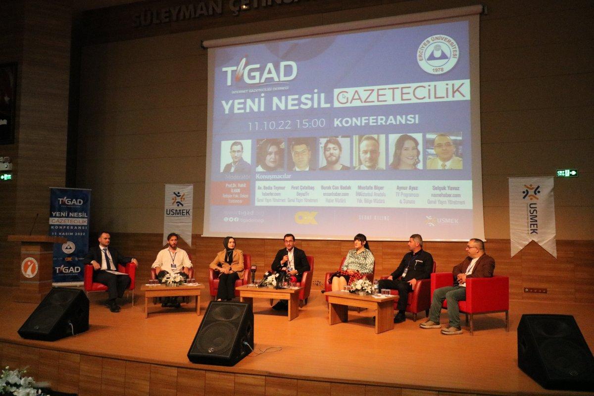 Kayseri'de gazetecilerle öğrencileri buluşturan program 