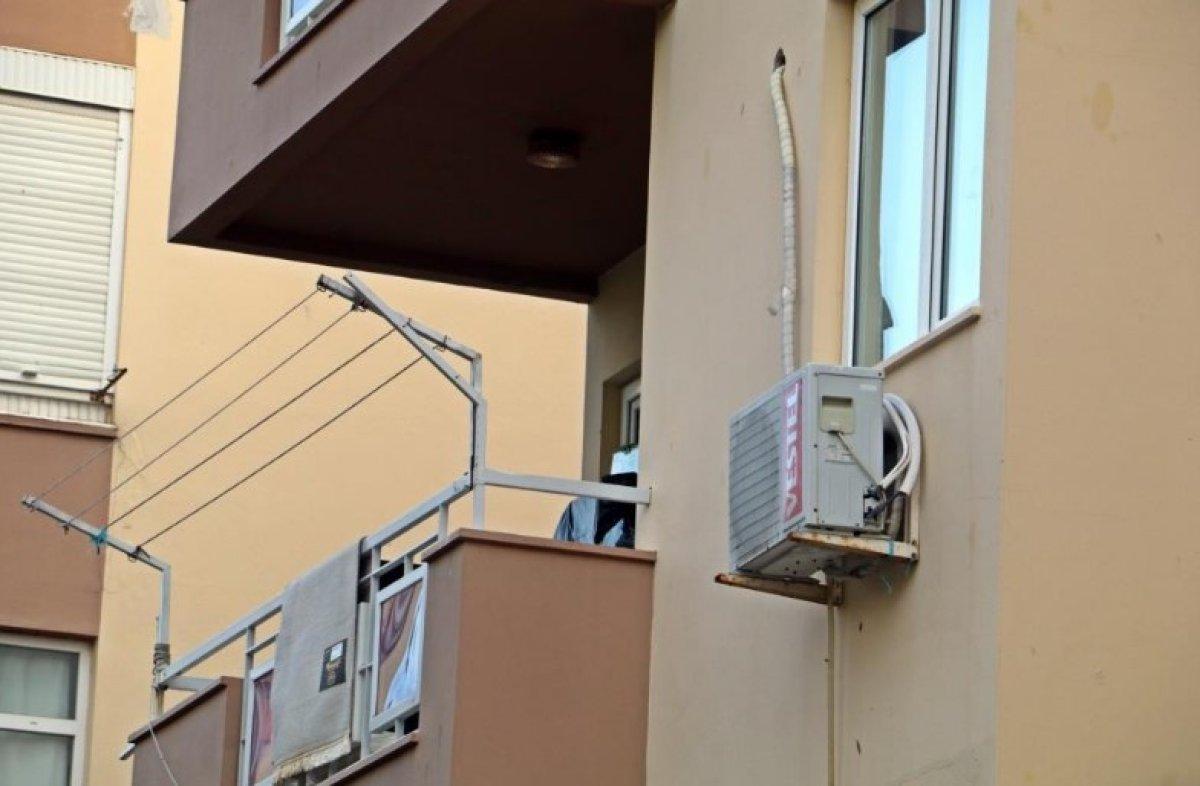 Antalya'da bir kişi tartıştığını annesi boğazından bıçaklayarak öldürdü