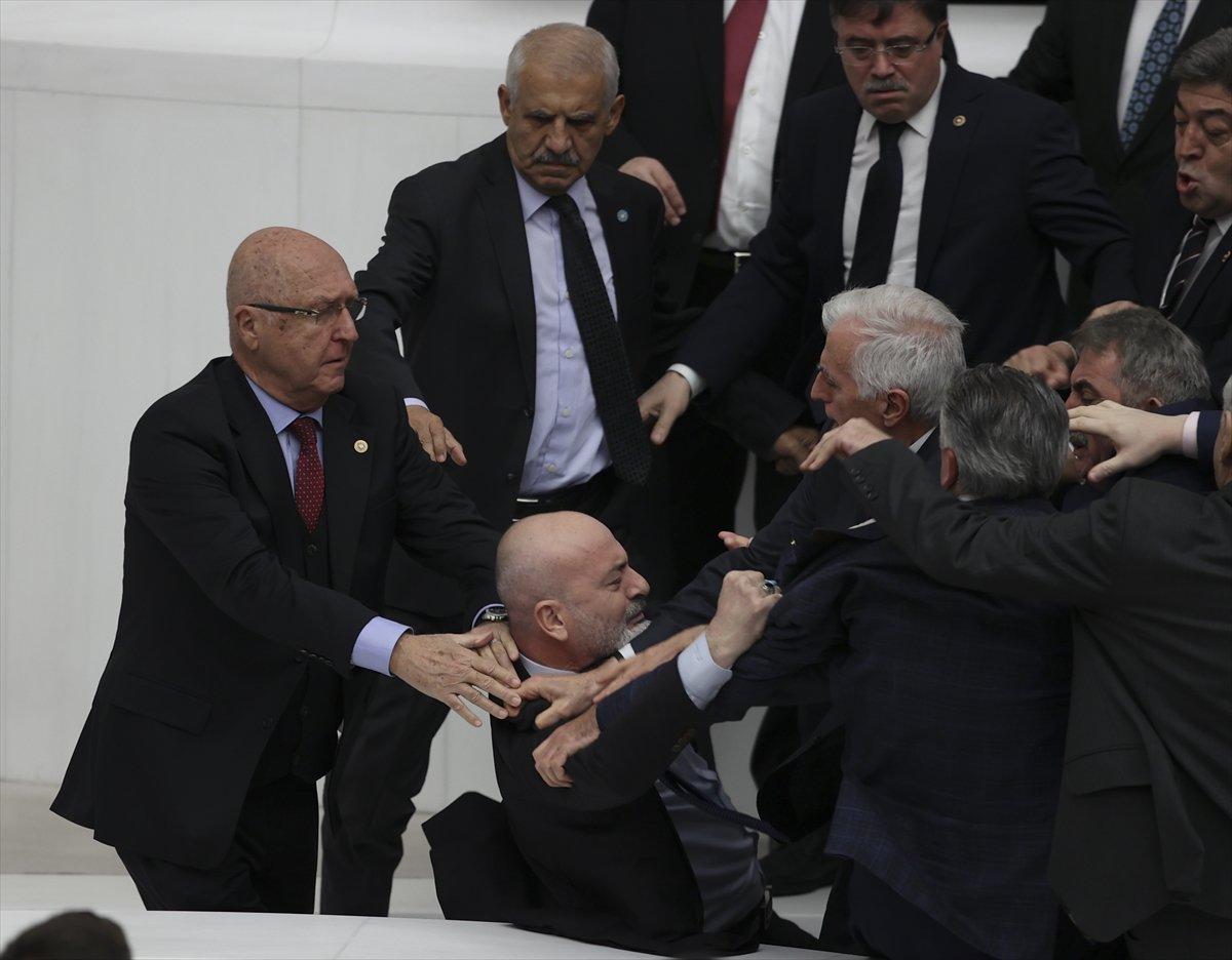 TBMM'deki yumruklu kavgaya karışan vekillere para cezası