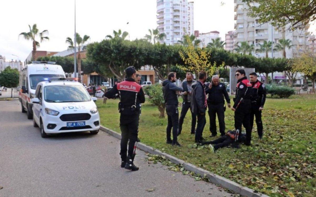 Antalya'da bir kişi tartıştığını annesi boğazından bıçaklayarak öldürdü