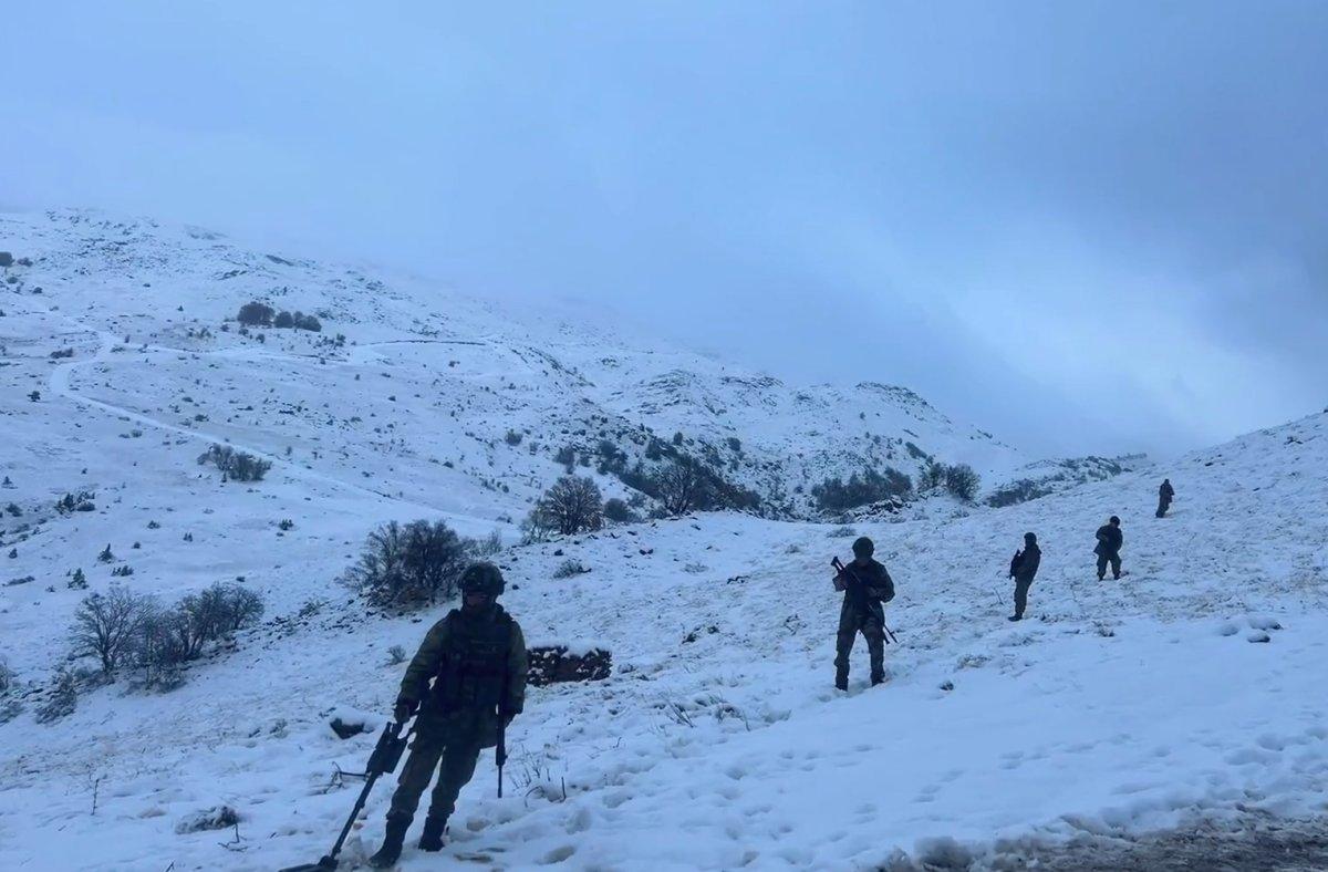 Mehmetçik'in zorlu şartlarda vatan nöbeti