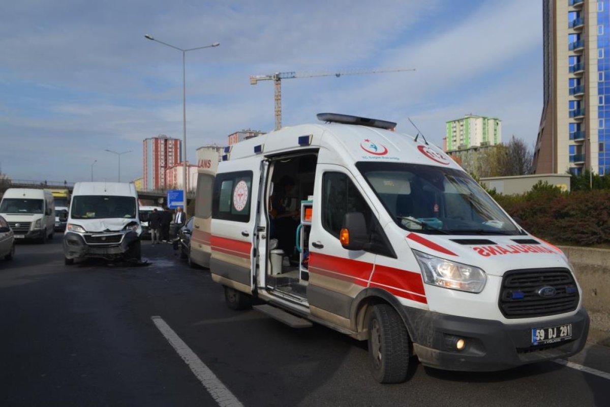 Tekirdağ'da yolda dolaşan köpek kazaya neden oldu: 3 yaralı