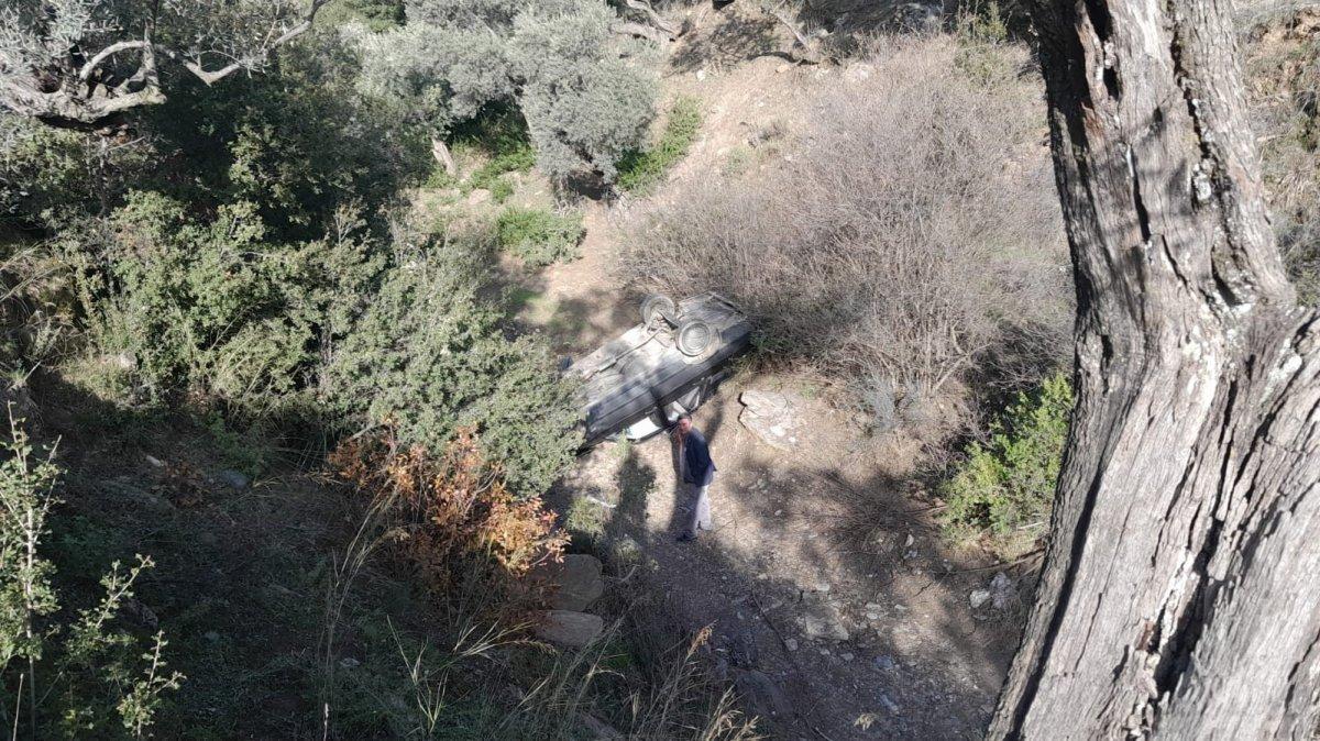 Aydın'da kontrolden çıkan araç metrelerce yüksekten yuvarlandı