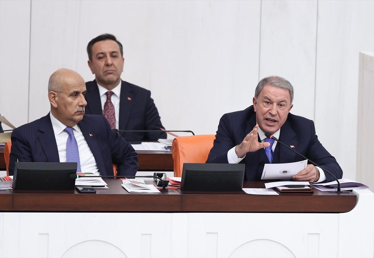 Hulusi Akar:  Türk ve Kürt kardeştir, aksini söyleyen kalleştir