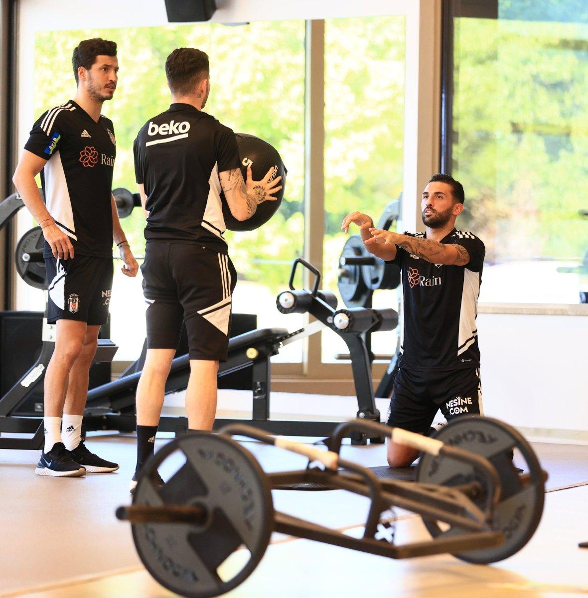 Dünya Kupası'ndan dönen N'Koudou, Beşiktaş kampına katıldı