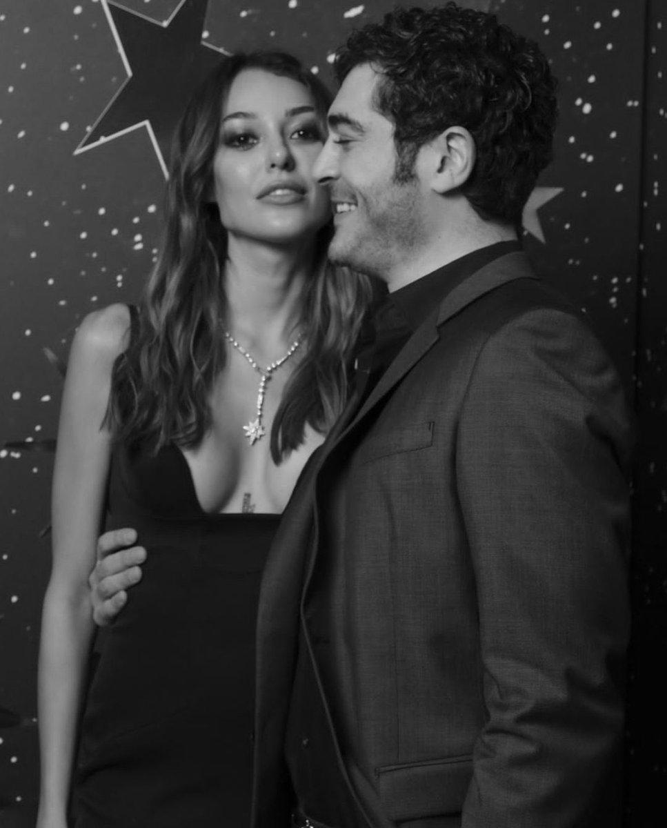 Dilan Çiçek Deniz ile Burak Deniz'den sarmaş dolaş poz