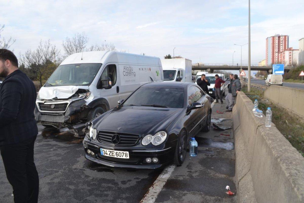Tekirdağ'da yolda dolaşan köpek kazaya neden oldu: 3 yaralı