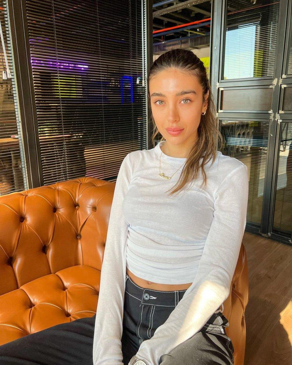 Berkay Şahin'in eşine 9 odalı havuzlu ev dert oldu