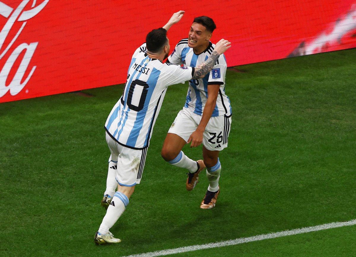 Hollanda'yı penaltılarda deviren Arjantin yarı finalde