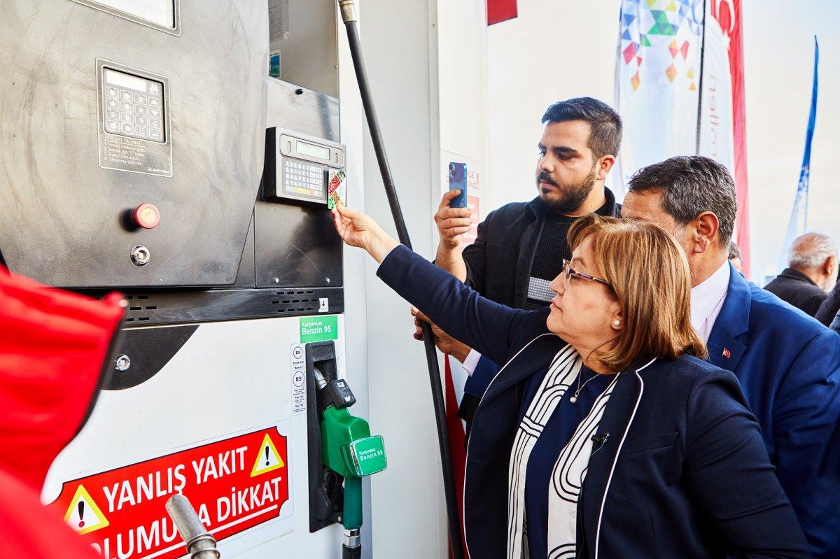 Fatma Şahin'den Gaziantepli çiftçilere mazot desteği